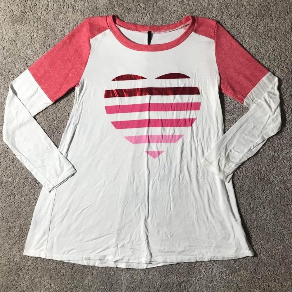 Styleholic women’s small long sleeve top with heart